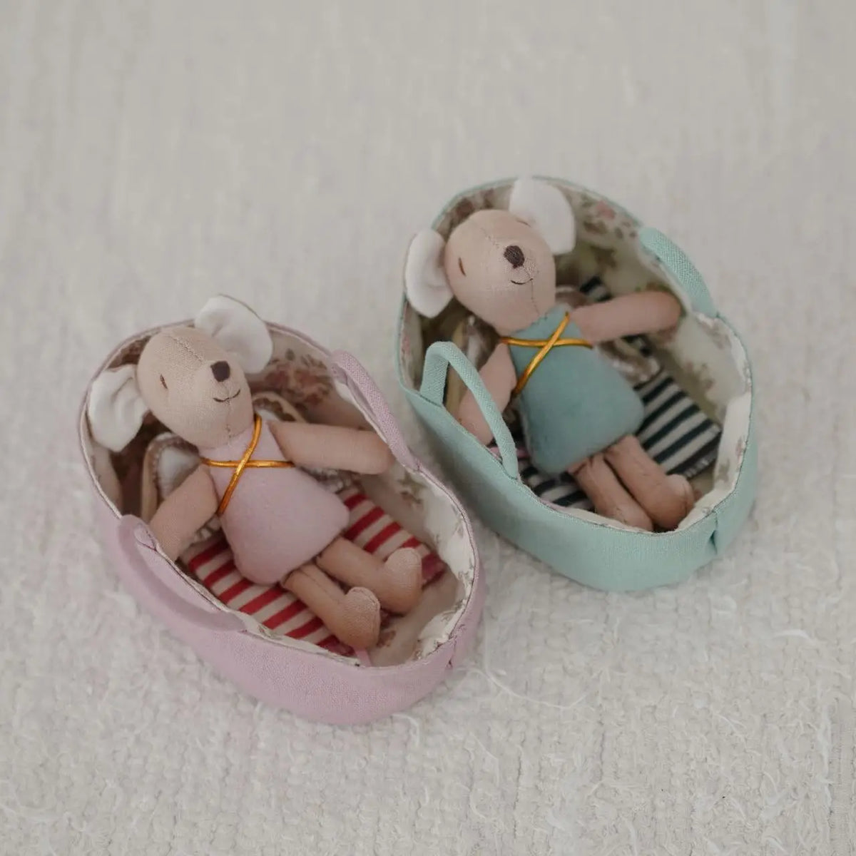 Mini souris en tissu – Petit personnage de 9 cm