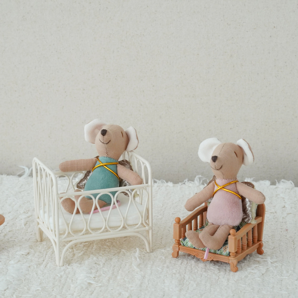 Mini souris en tissu – Petit personnage de 9 cm